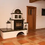 Konirna Pensionat Huntirov (Hradec Kralove)