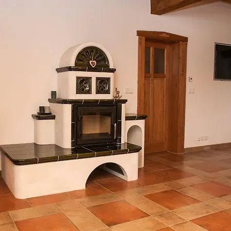 Konirna Pensjonat Huntirov (Hradec Kralove)