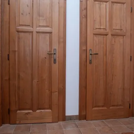 Konirna 4* Huntirov (Hradec Kralove)