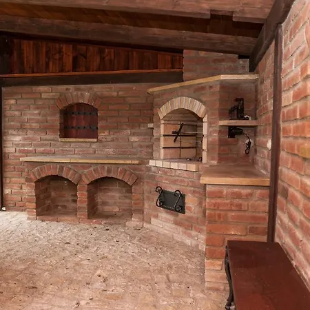 Gasthuis Konirna Huntirov (Hradec Kralove)