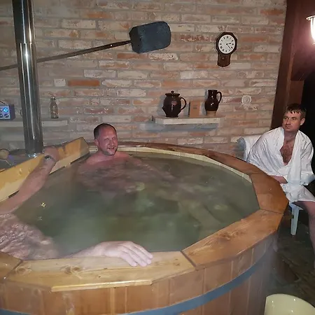 Konirna Konukevi