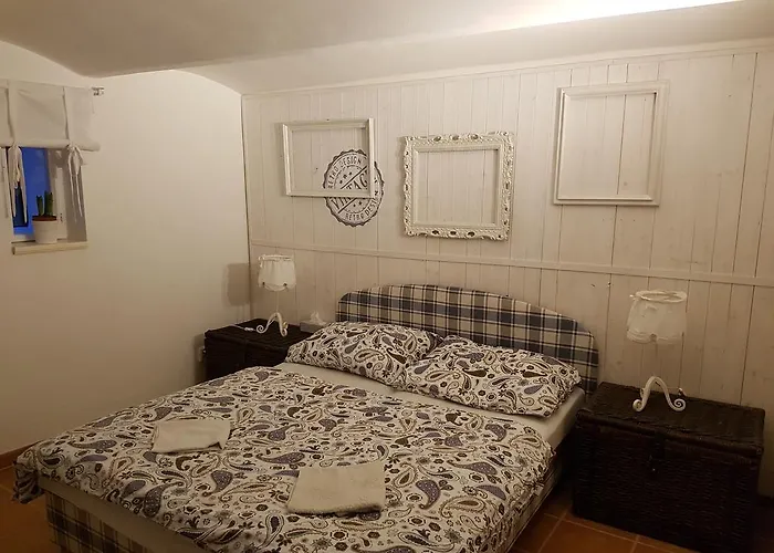 Konukevi Konirna 4*