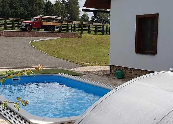 Konirna 4* Huntirov (Hradec Kralove)