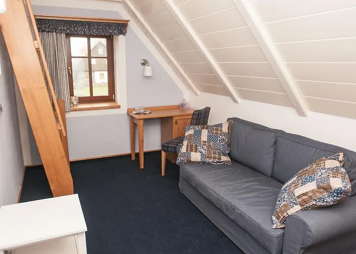 Konirna 4* Huntirov (Hradec Kralove)